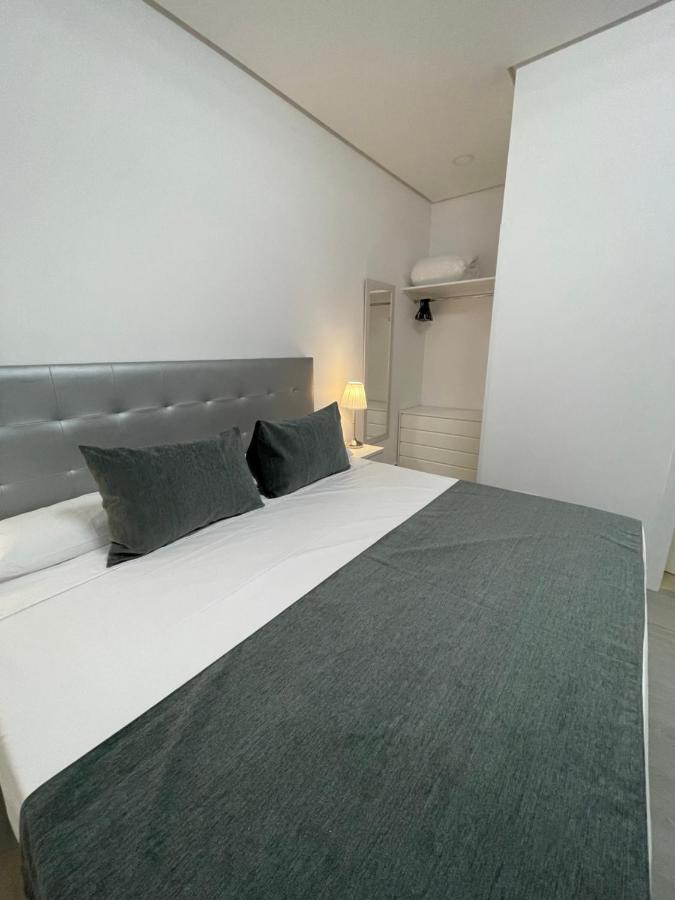 Suara Apartamentos 3 マドリード エクステリア 写真