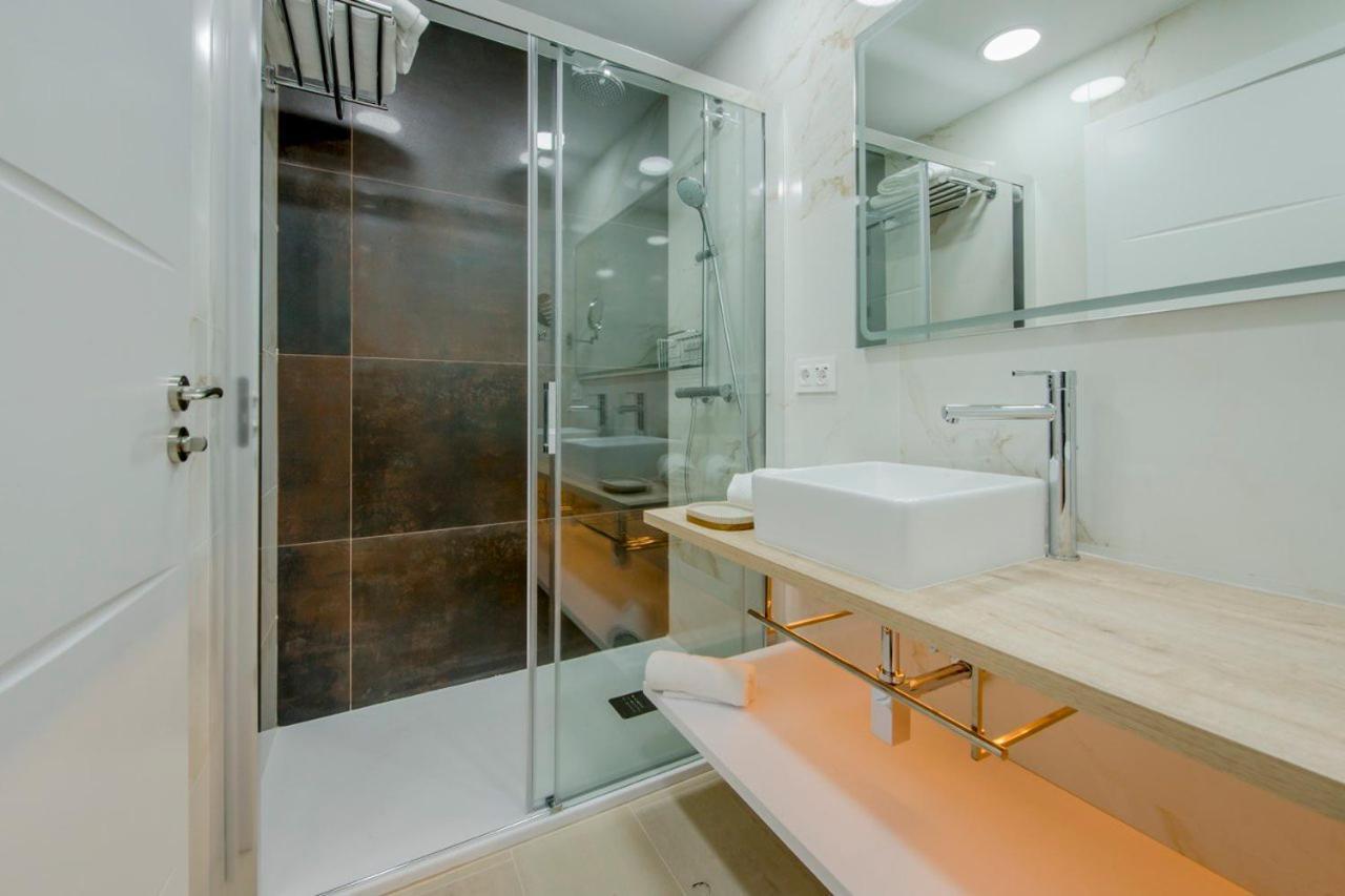 Suara Apartamentos 3 マドリード エクステリア 写真